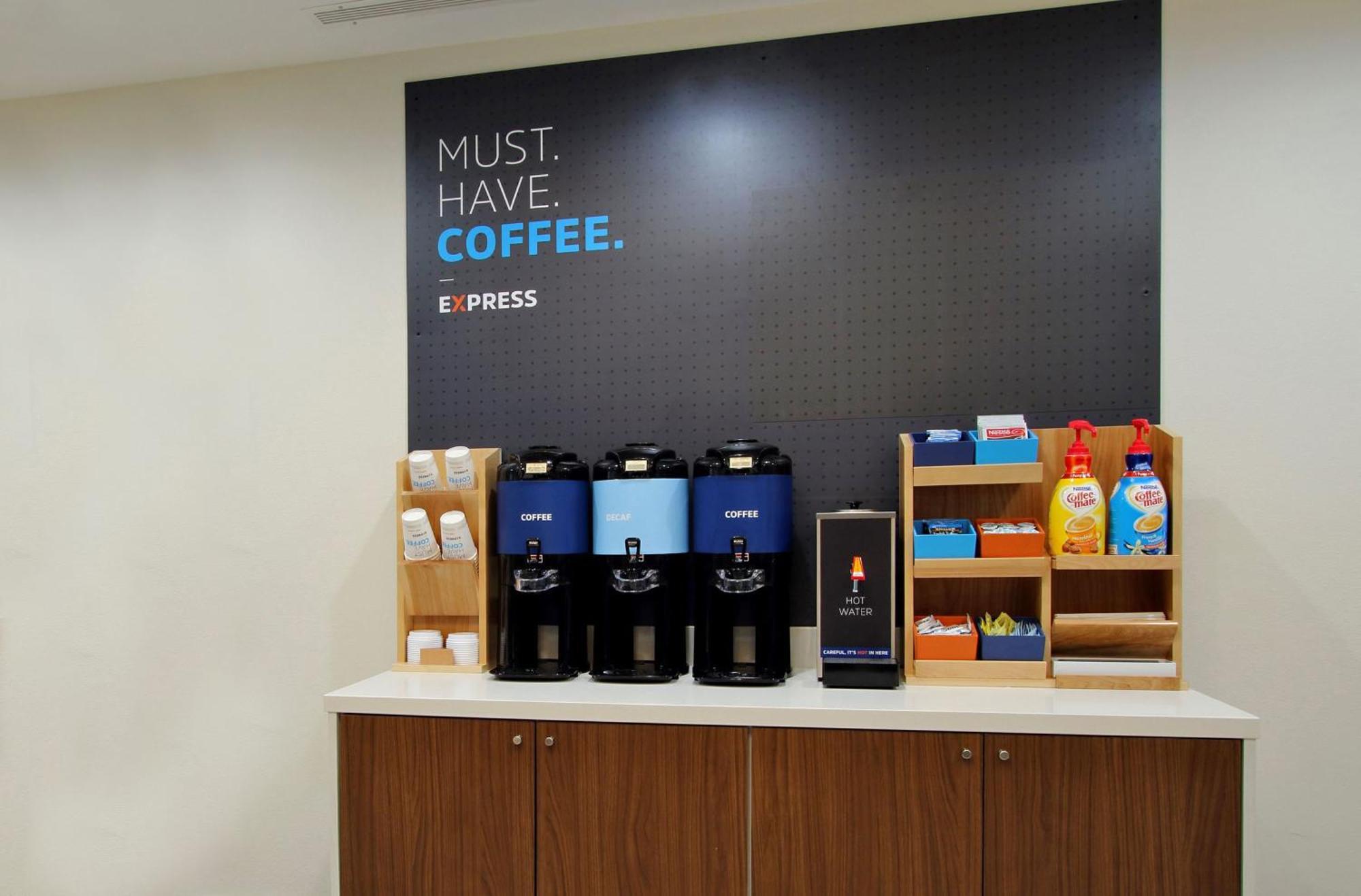 Holiday Inn Express & Suites Lebanon By Ihg Exterior foto